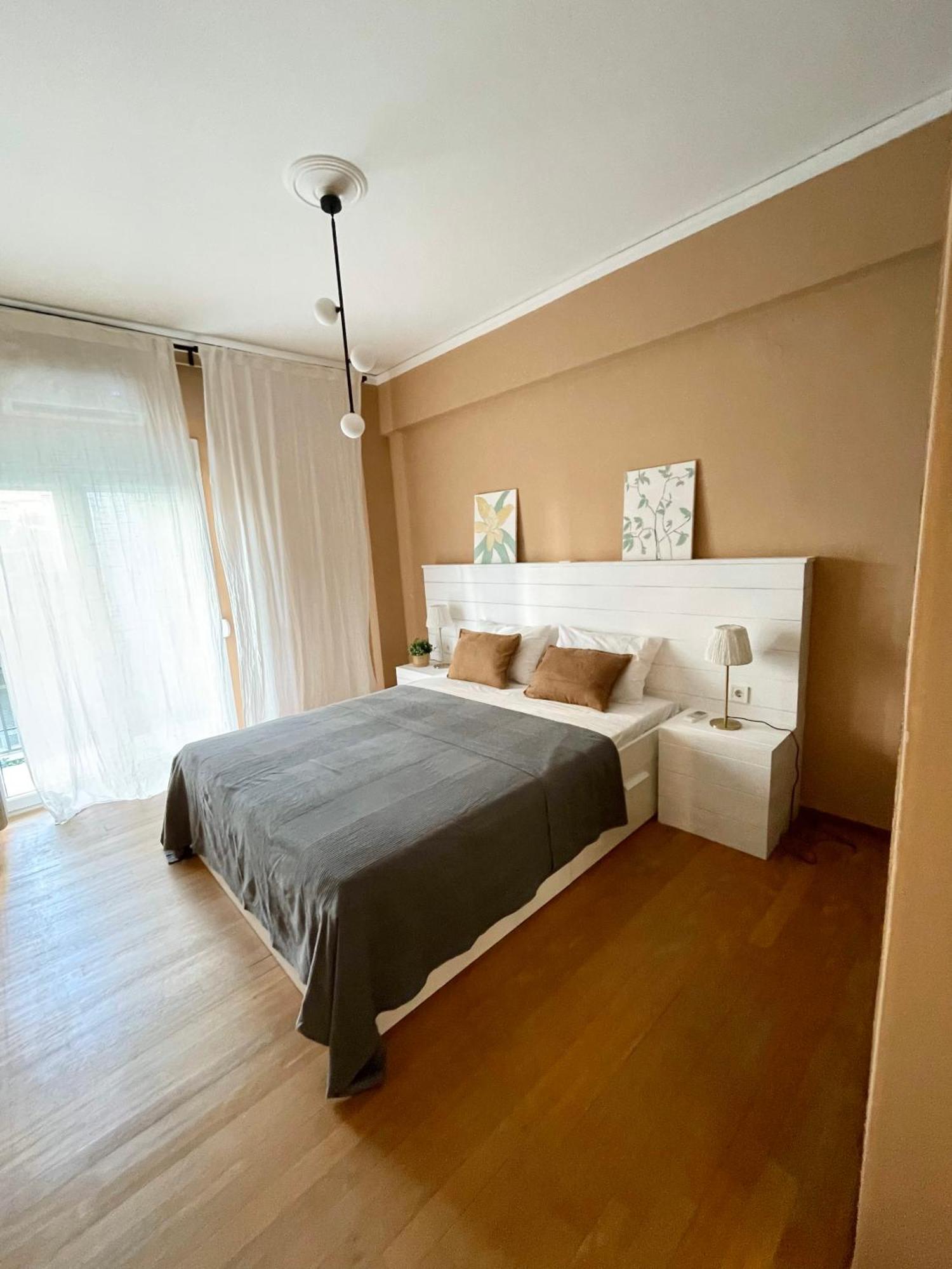 Comfy And Spacious Two Bedroom Apartment With Balcony Ateny Zewnętrze zdjęcie
