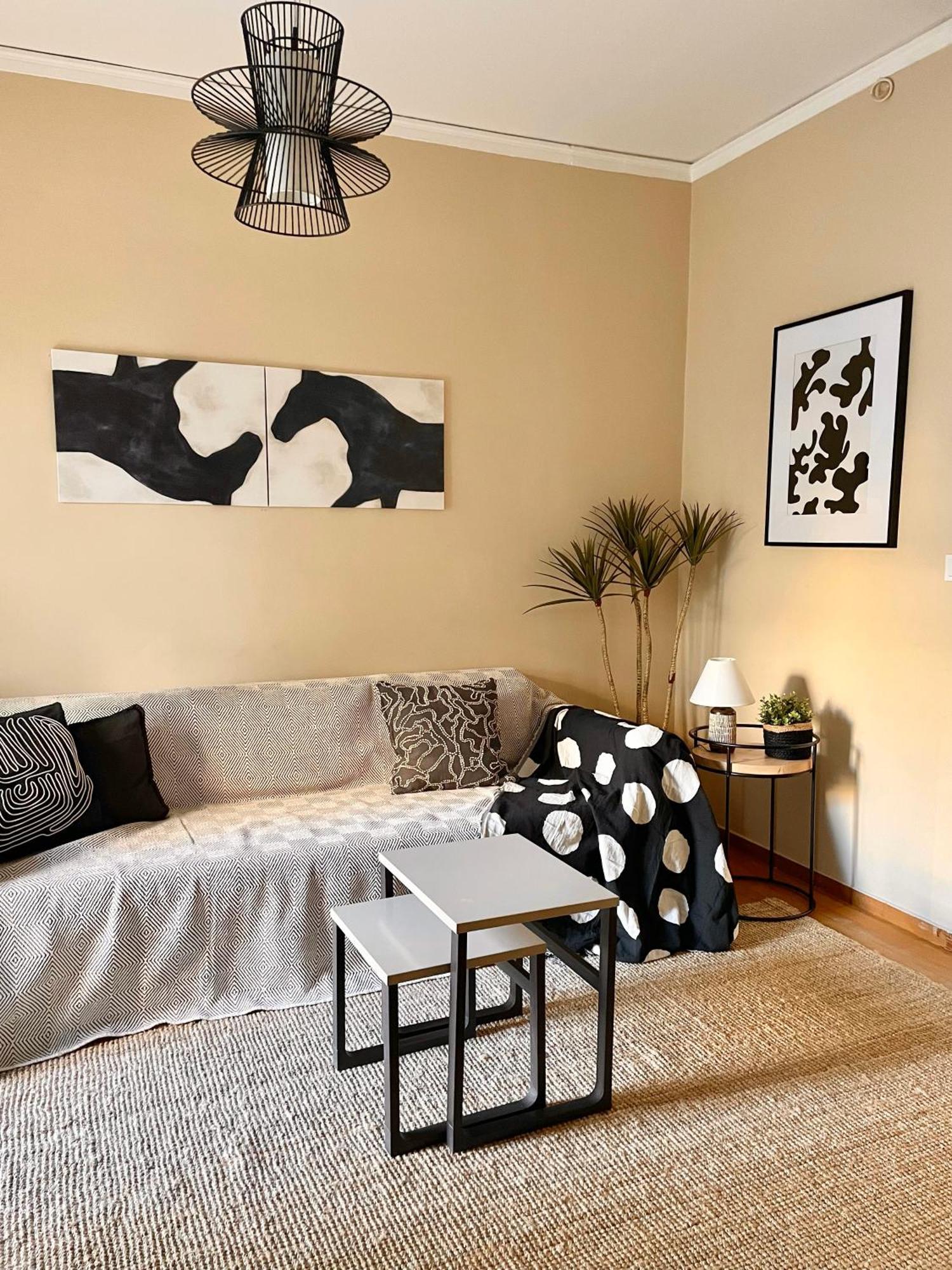 Comfy And Spacious Two Bedroom Apartment With Balcony Ateny Zewnętrze zdjęcie