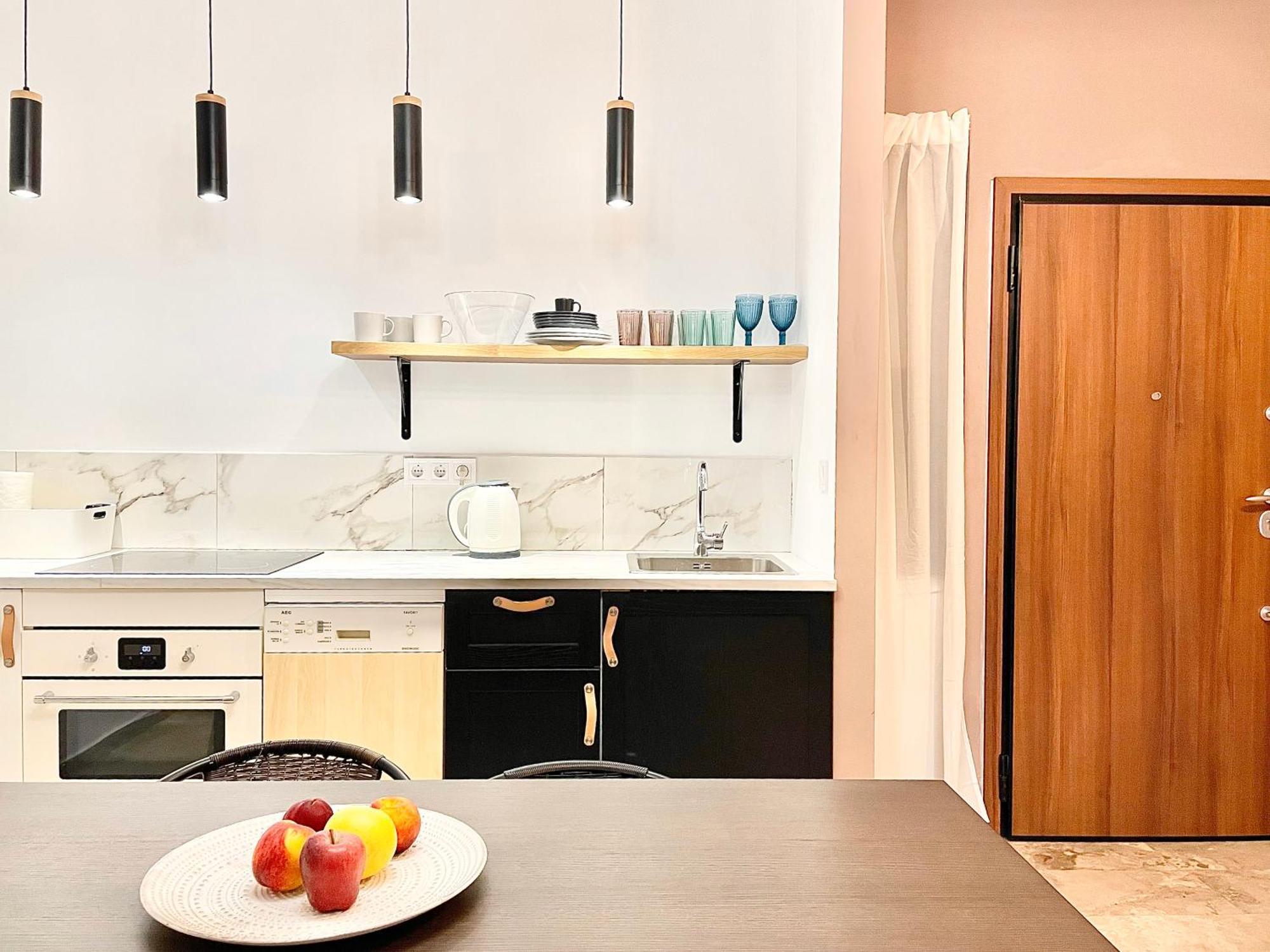 Comfy And Spacious Two Bedroom Apartment With Balcony Ateny Zewnętrze zdjęcie